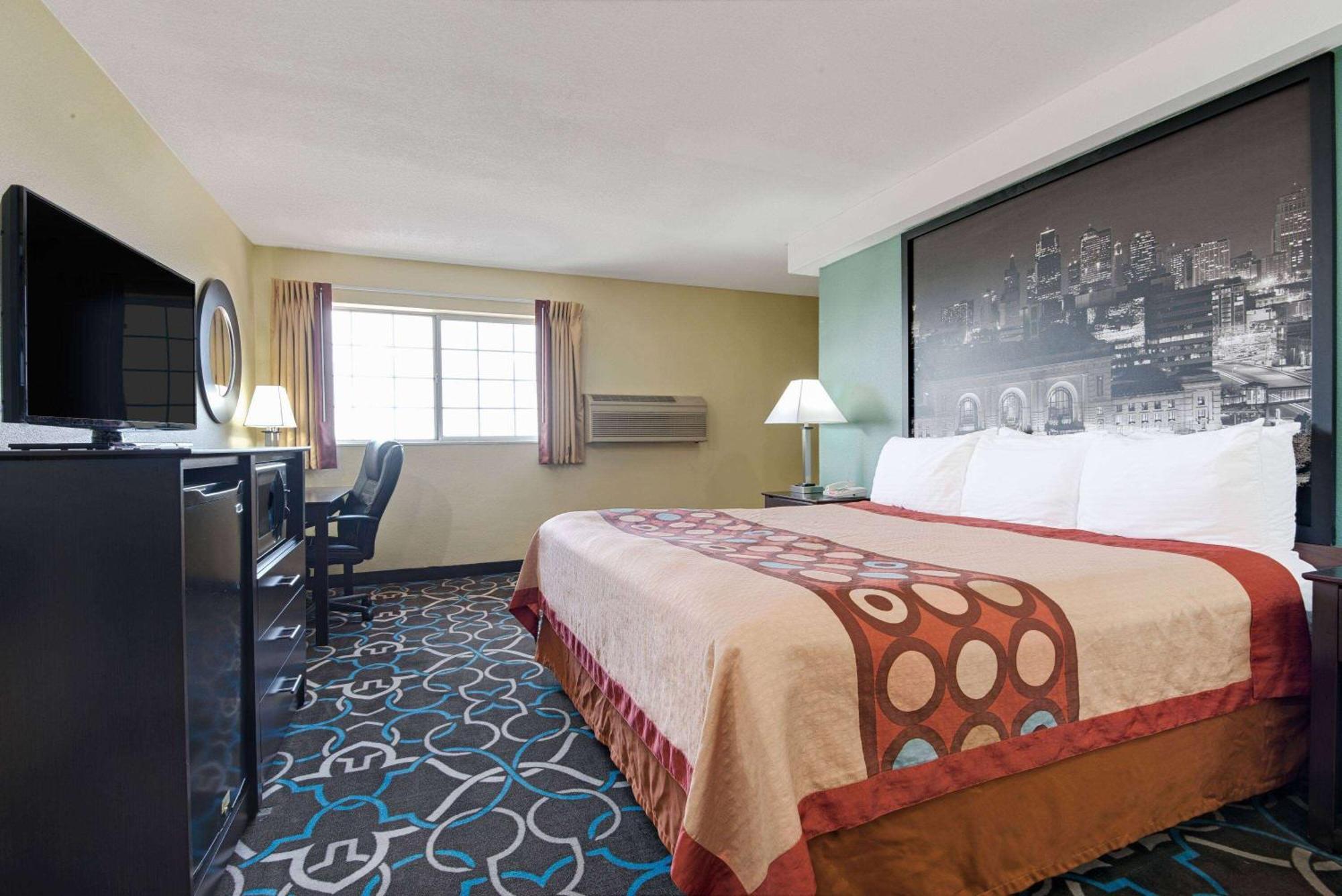 Super 8 By Wyndham Kansas