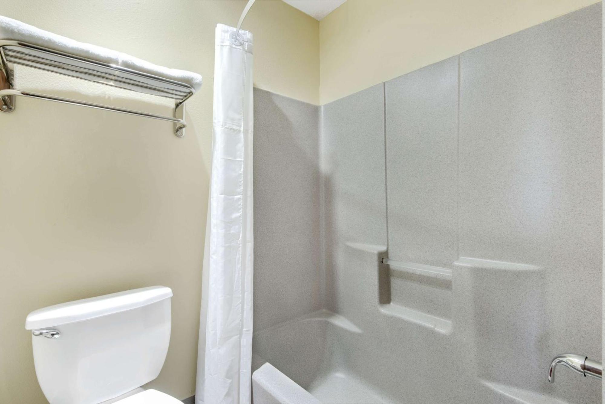 Super 8 By Wyndham Kansas * Kansas City