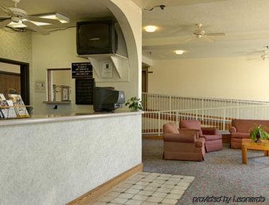 Super 8 By Wyndham Kansas Hotel