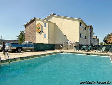Super 8 By Wyndham Kansas